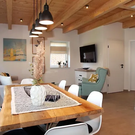 Holiday home Huus Fernleaf